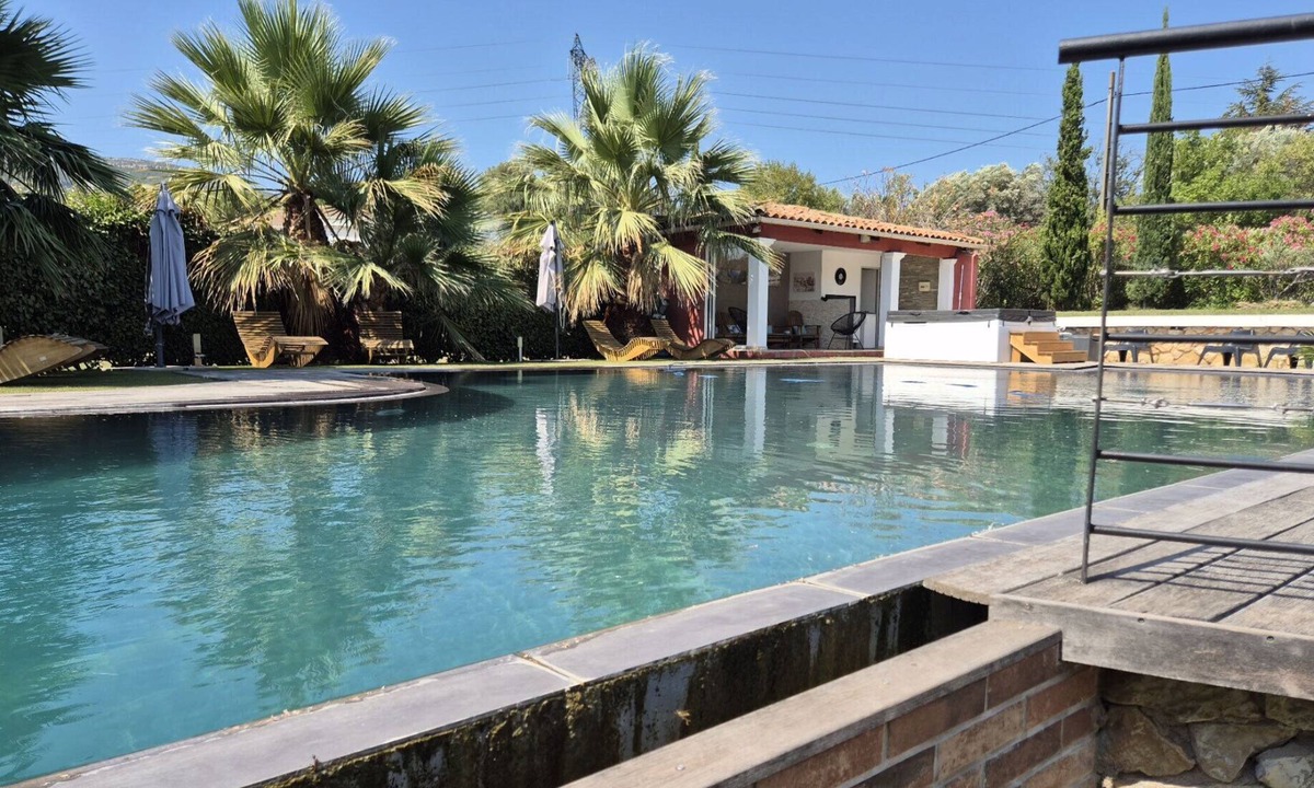 Aubagne Villa | Beautiful air-conditioned villa: swimming pool & spa. Close to the calanques at the foot of Garlaban