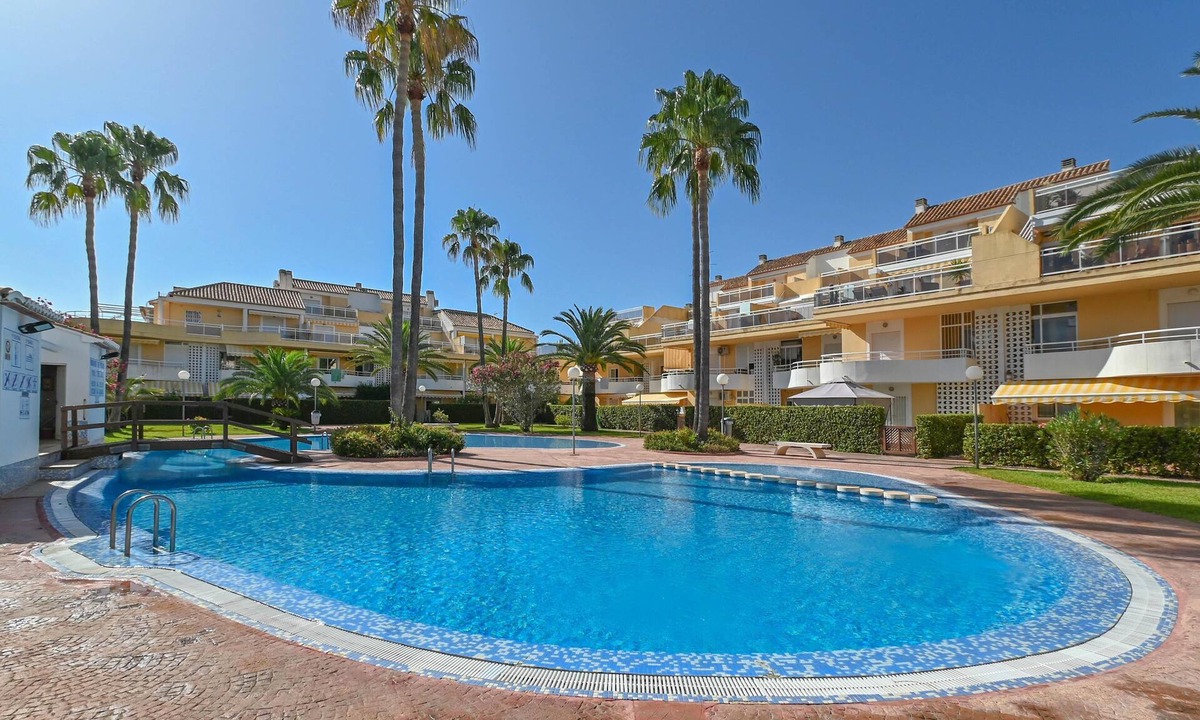 Denia Apartment | Beautiful and comfortable apartment in Denia, Costa Blanca, Spain with communal pool for 4 persons