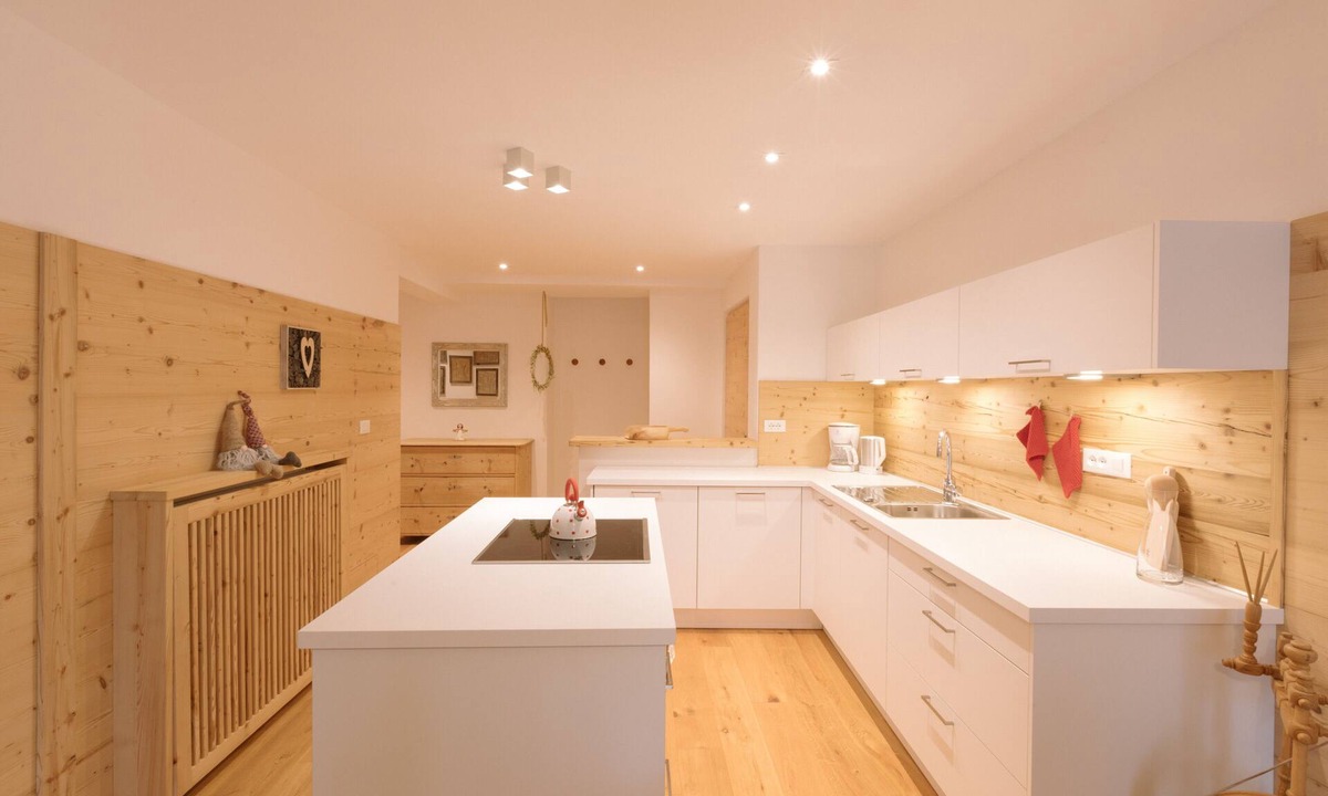 Aldino Apartment | Beautiful and Cozy Holiday Home “Ferienwohnung SHUPF Wieserhof” with Mountain View, Balcony, Shared Garden & WiFi; Parking Available