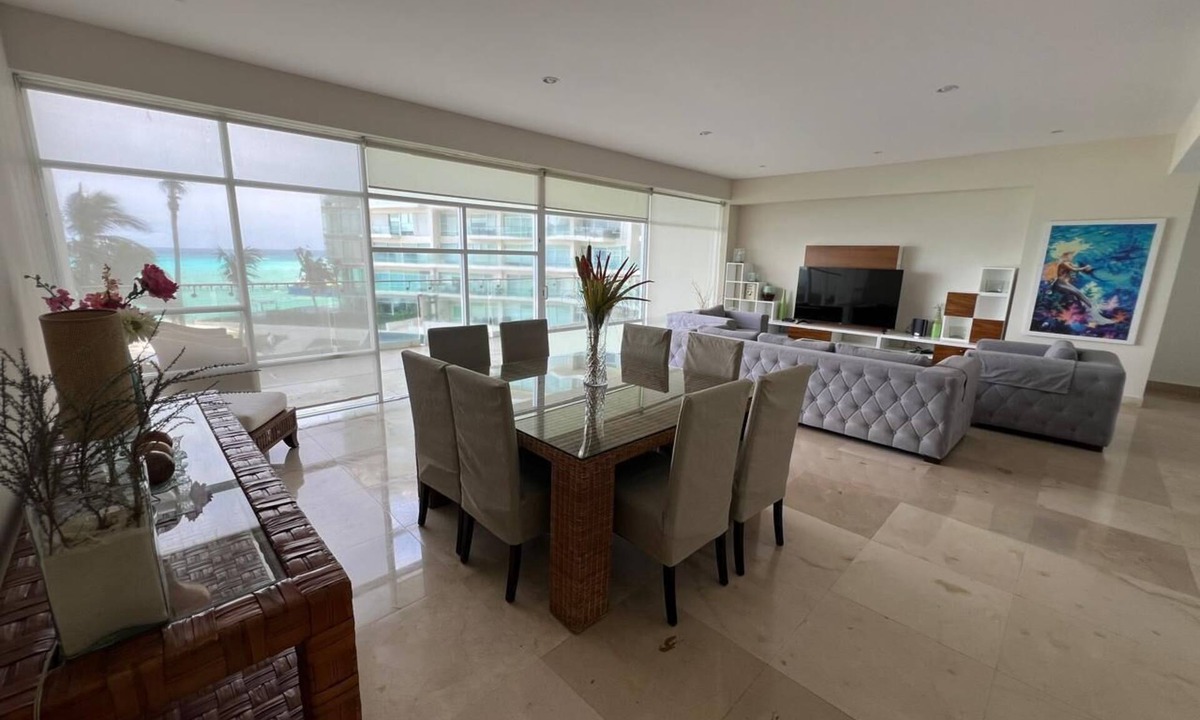 Punta Cancun House | BEAUTIFUL AND SPACIOUS OCEANFRONT CONDO IN CANCUN.