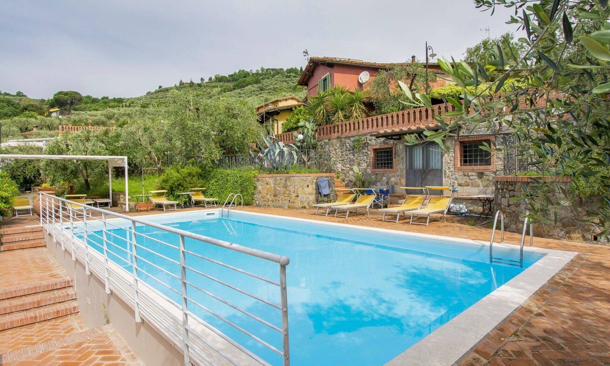Pieve a Nievole Apartment | Beautiful apartment for 3 guests with pool, WIFI, hot tub, TV, patio and pets allowed