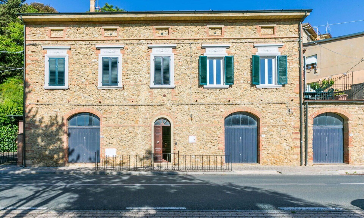 Casale Marittimo Apartment | Beautiful apartment for 4 guests with TV, terrace and pets allowed