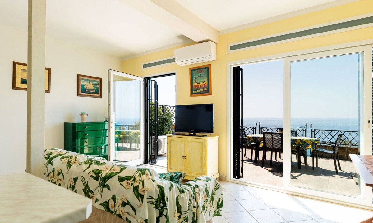 Poggi Apartment | Beautiful apartment for 5 guests with A/C, WIFI and terrace