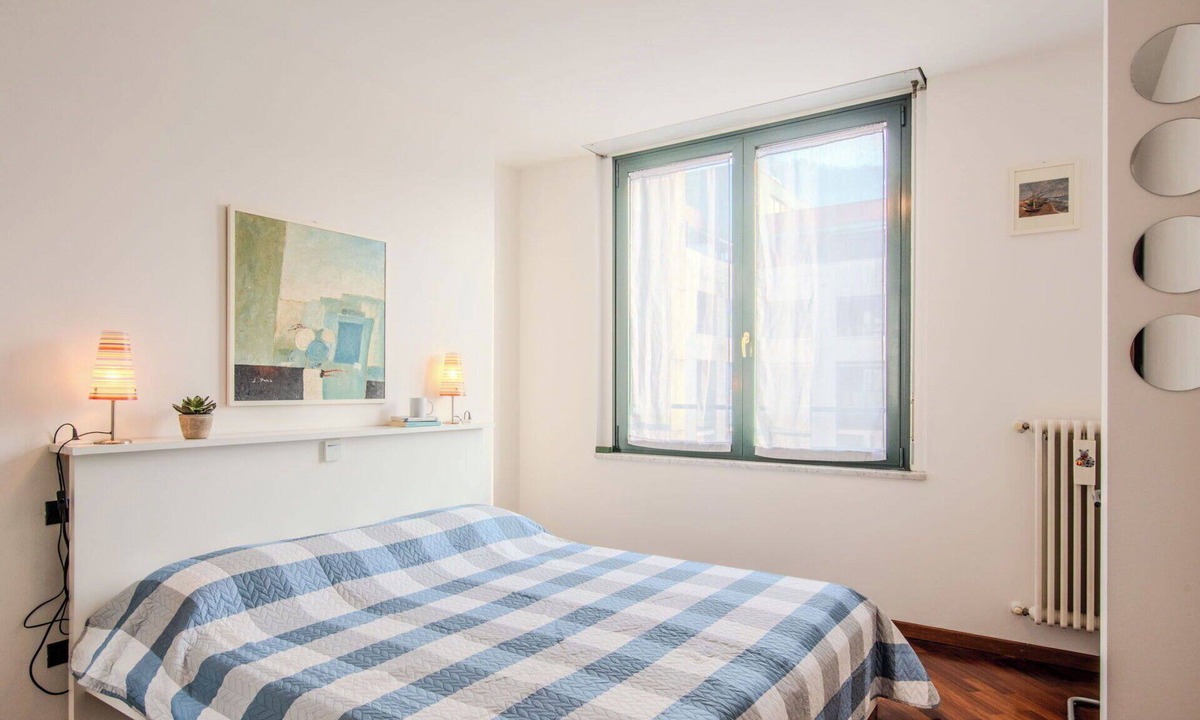 Como Apartment | Beautiful apartment for 2 people with WIFI, patio, pets allowed and panoramic view