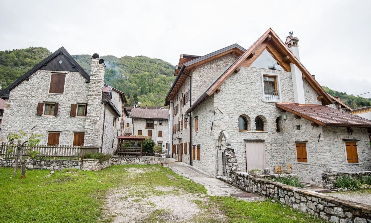 Barcis Apartment | Beautiful apartment for 5 people with WIFI, TV, patio, pets allowed and parking