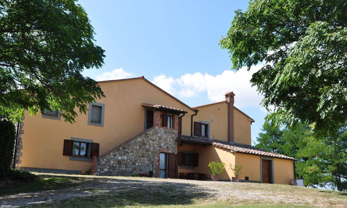 Il Poggio Apartment | Beautiful apartment for 2 people with pool, WIFI, TV, patio, pets allowed and panoramic view