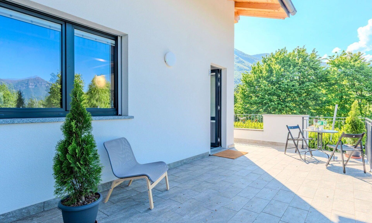 Dervio Apartment | Beautiful apartment for 4 guests with A/C, pool, WIFI, TV and patio