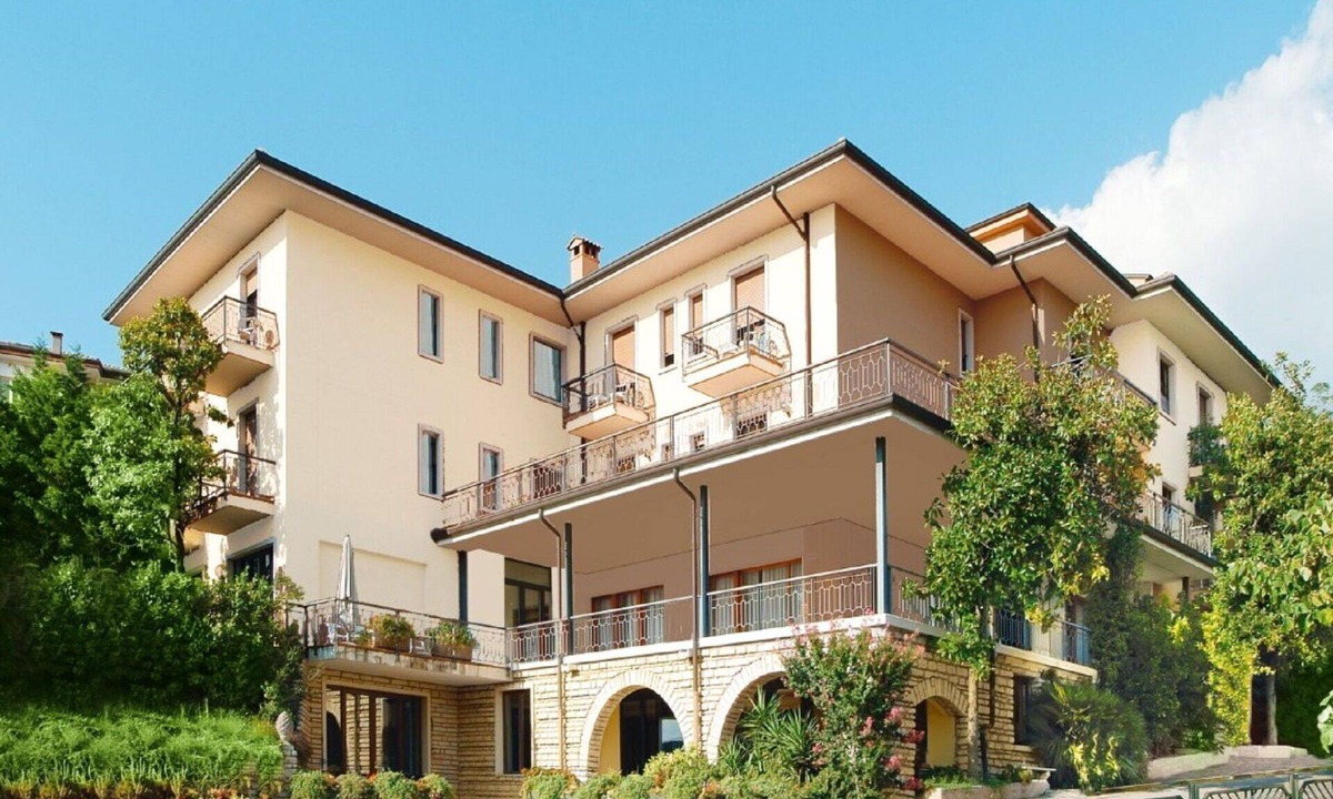 Costermano Apartment | Beautiful apartment for 4 people with pool, A/C, WIFI, TV and patio