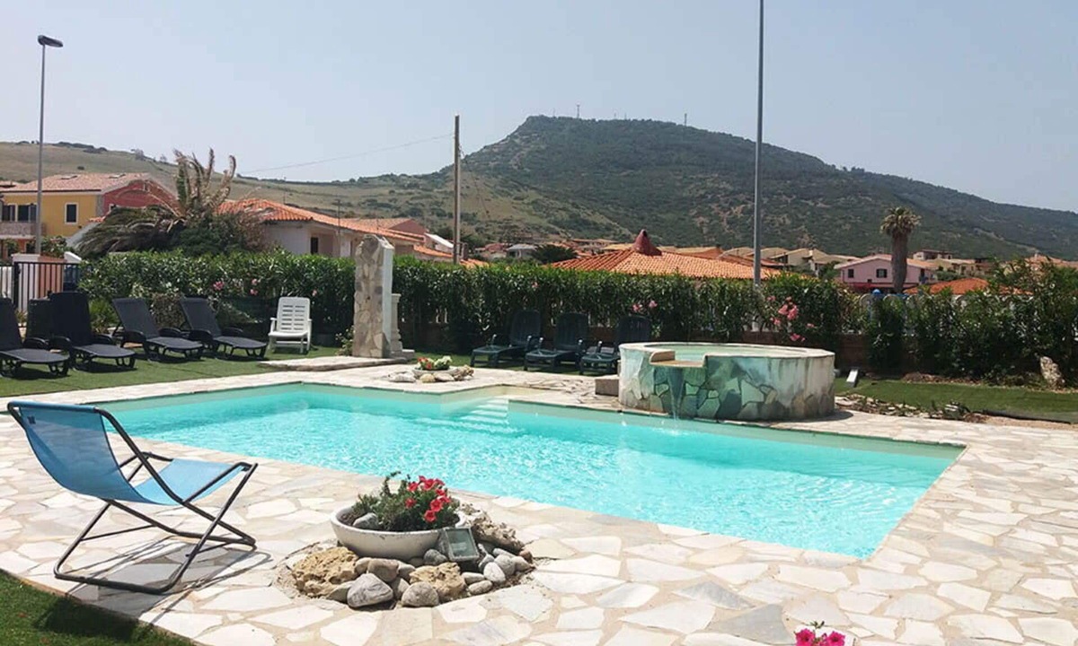 La Ciaccia Apartment | Beautiful apartment for 6 guests with pool, WIFI, TV, balcony and pets allowed, close to Castels.