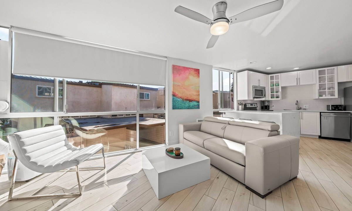 South Mission Beach Apartment | Beautiful Bayfront Condo with Water Views