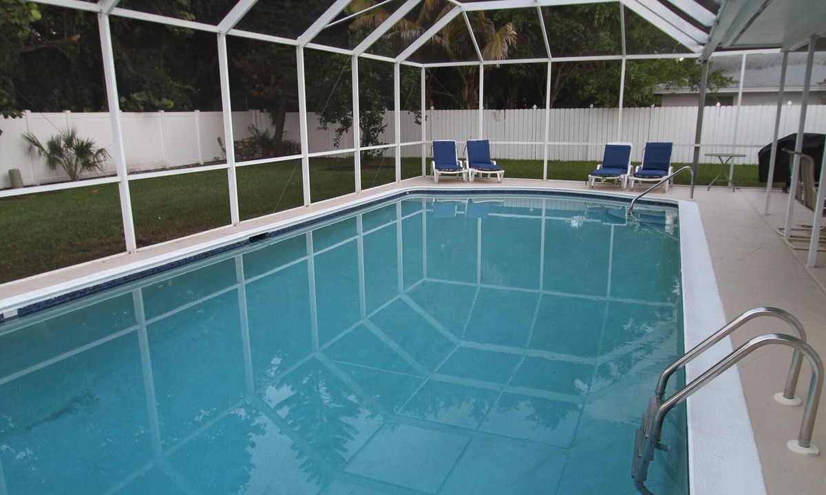 Marco Island House | Beautiful Beach Cottage near to all the great restaurants!