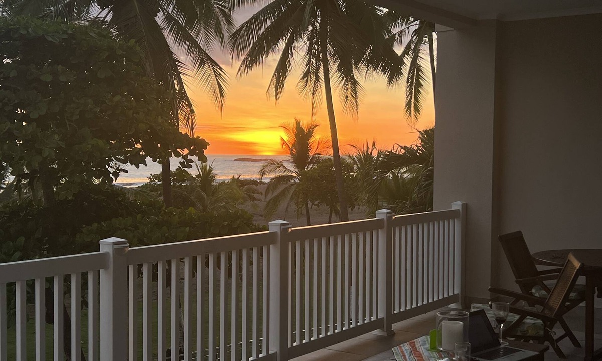 Barrio Los Villalobos Condo | Beautiful Beach Front Condo Sleeps 5, rare opportunity for Christmas