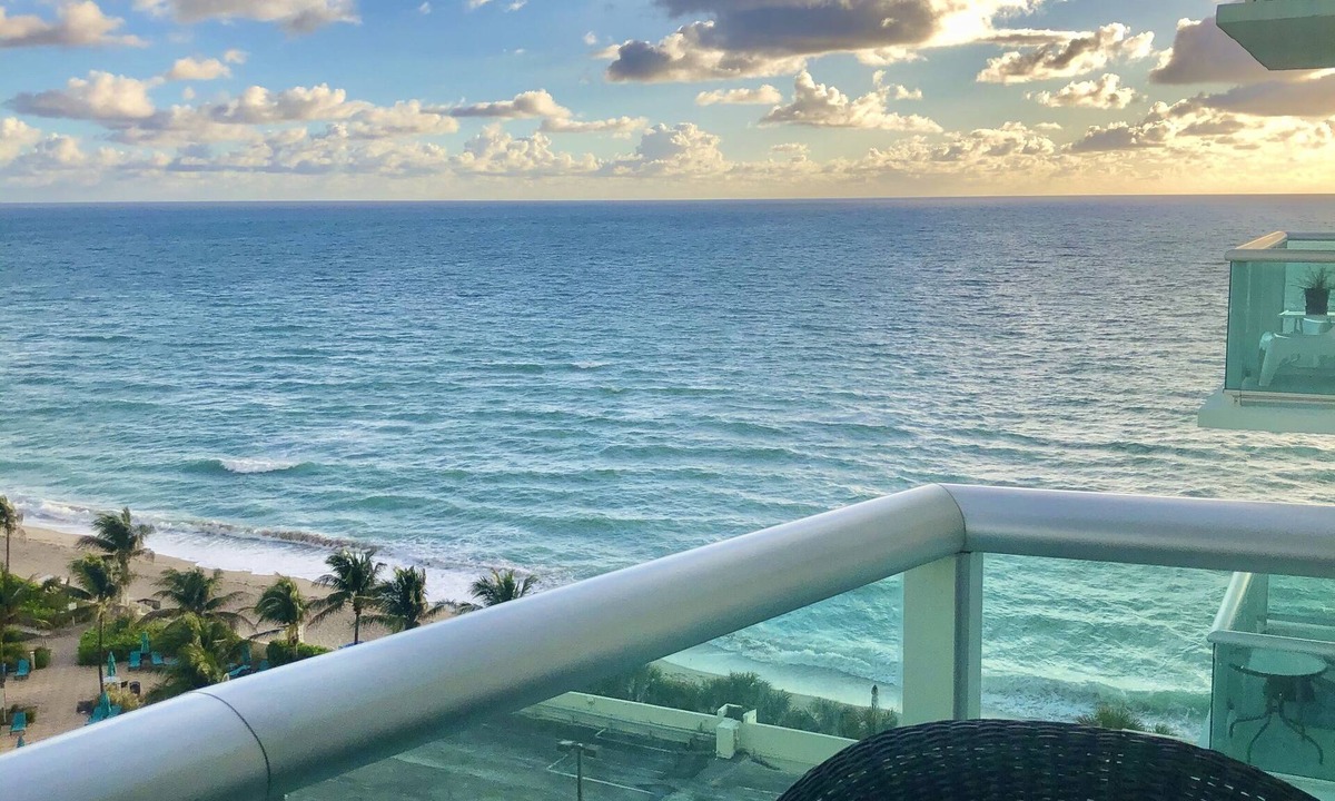 Hollywood South Central Beach Condo | Beautiful beach front condo with a magnificent beach and pool view.