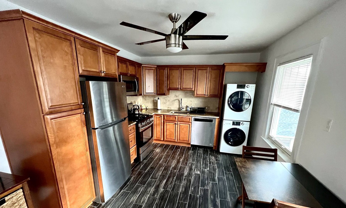 Long Beach Apartment | Beautiful beachside apartment in Long Beach.