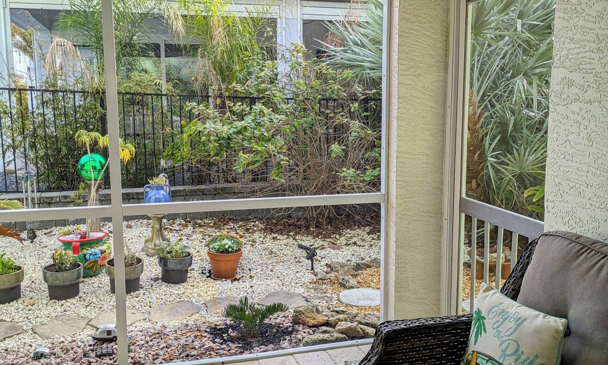 Avalon by the Sea House | Beautiful beachy gem + garage! Steps to ocean, very near the Ormond Loop