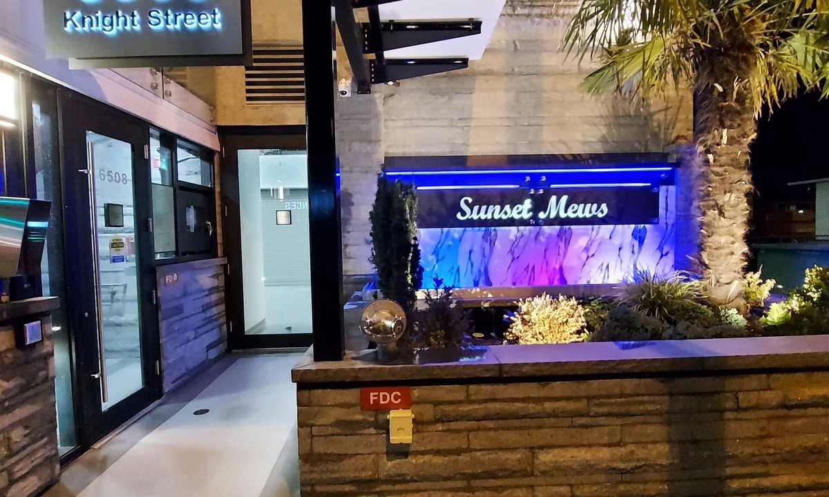 Vancouver South House | Beautiful Bright 3 Bedroom Townhouse