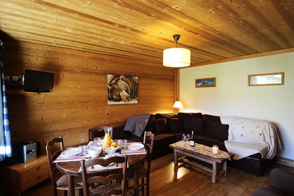 Le Fornet Apartment | Beautiful bright apt at 2 steps from the slopes