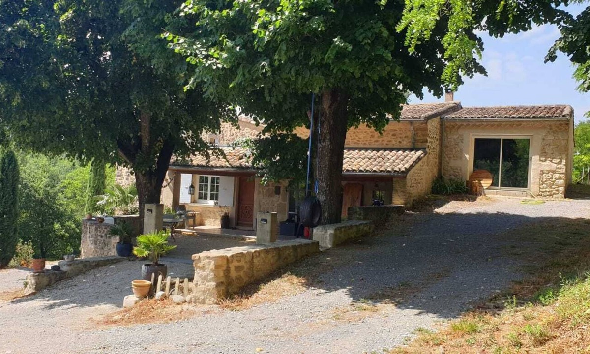 Chabrillan Villa | Beautiful character house, in stone, Drôme
