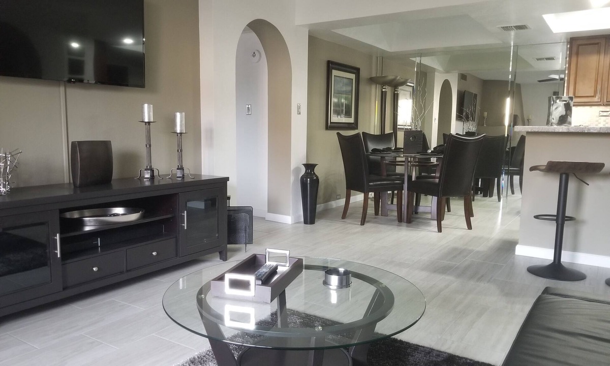 North Mountain Condo | Beautiful & Clean North Phoenix Pointe Tapatio Condominium. No cleaning fees.