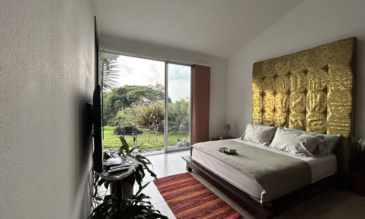 Luna Park House | Beautiful & Comfortable Suite In The Country Side