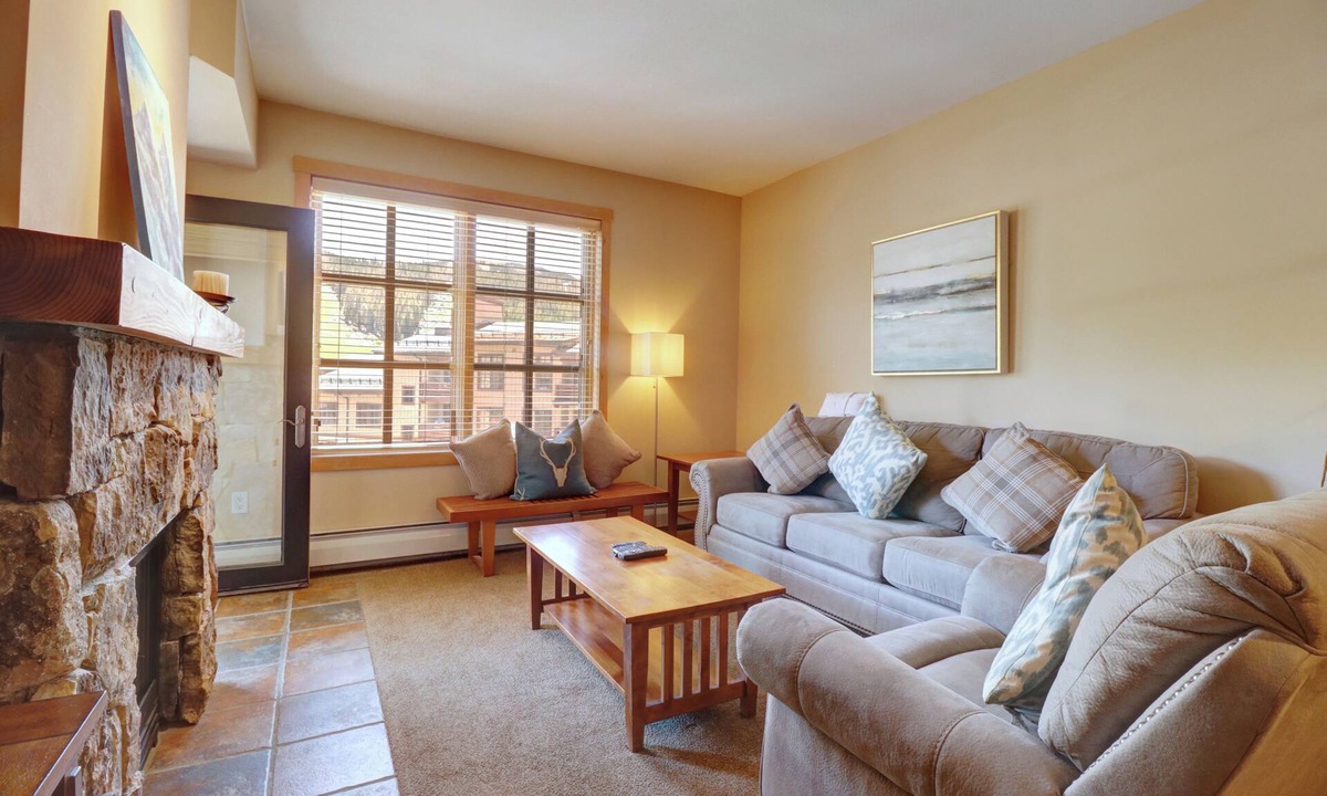 Copper Mountain Village Condo | Beautiful Condo in Passage Point! PP606