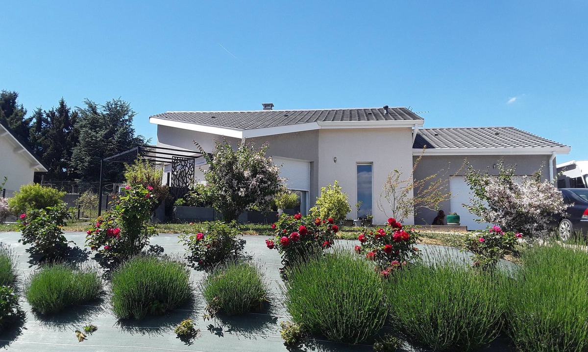 Yssingeaux House | Beautiful contemporary in the countryside. Quiet, wooded, fenced. Good air.
