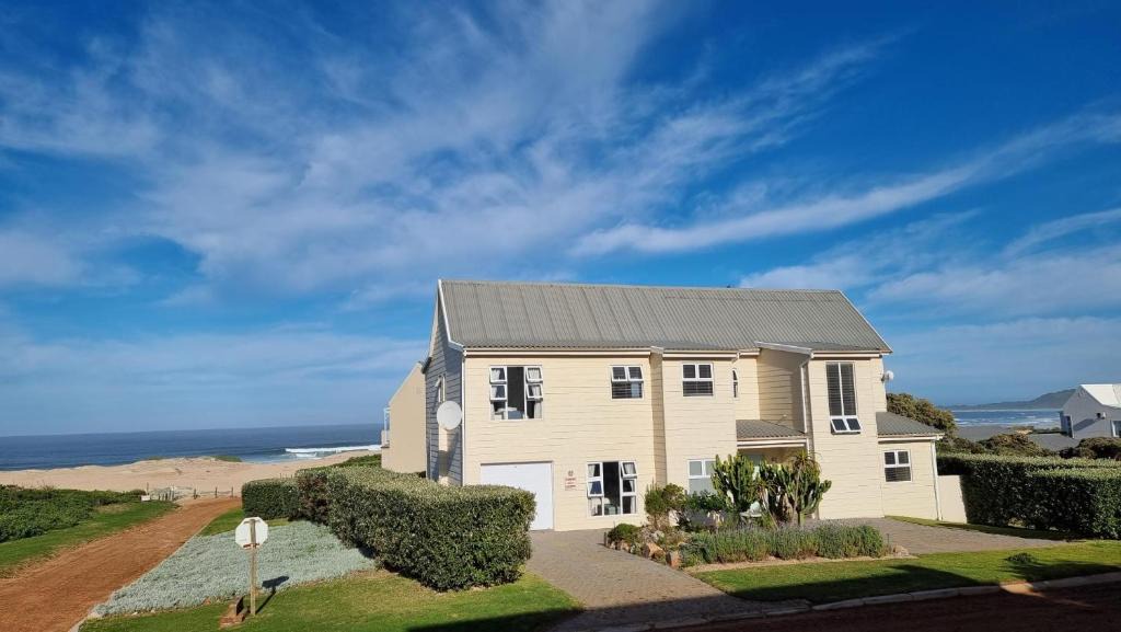 Oyster Bay House | BEAUTIFUL COTTAGE FANTASTIC BEACH