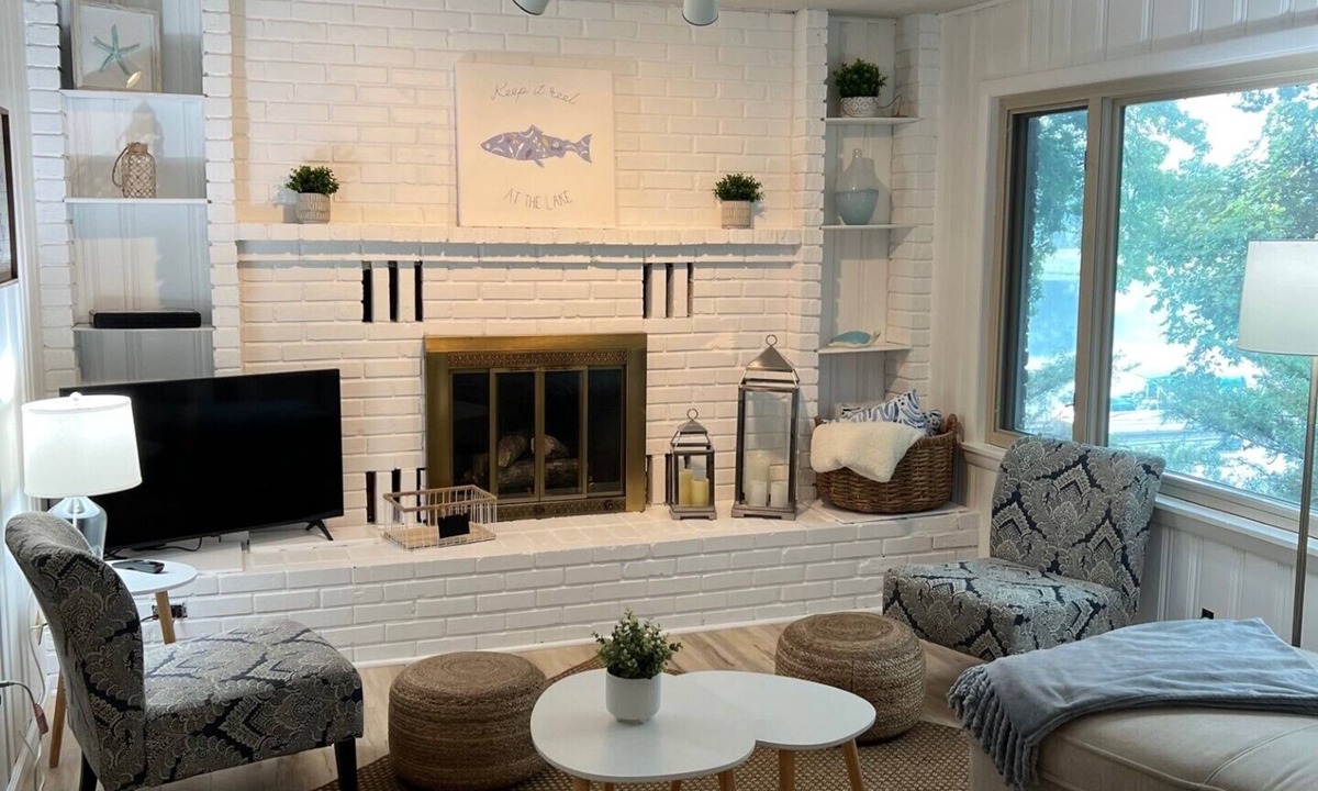 Three Rivers Cottage | Beautiful cottage on the lake 2 bedroom, 1 bath, sleeps 7-8