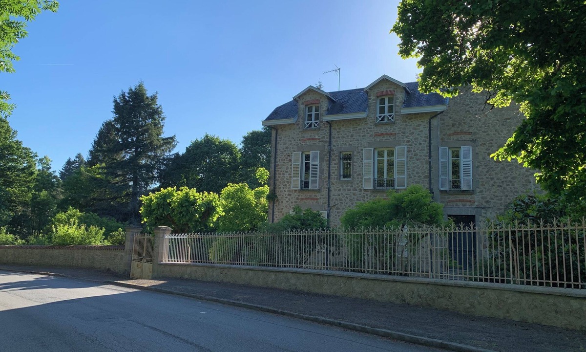 Compreignac House | Beautiful country house on the edge of a village, ideal for families!