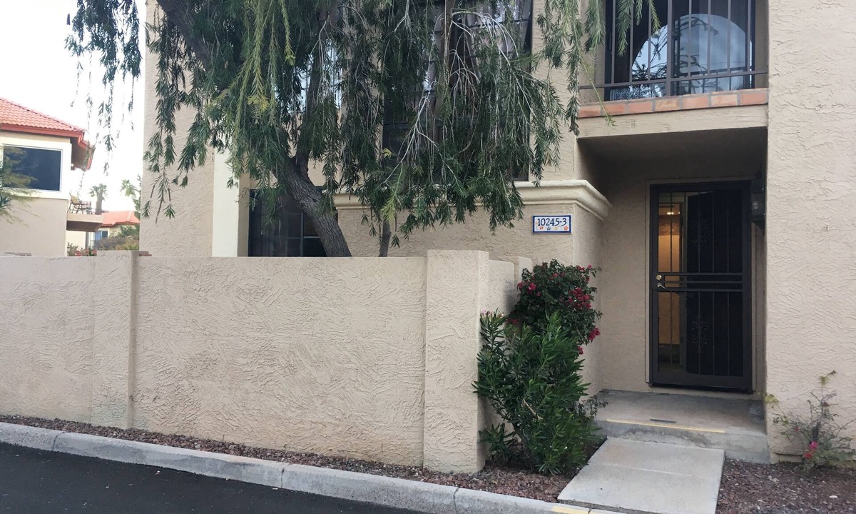 North Mountain House | Beautiful courtyard villa at the Pointe Resort Condominiums at Tapatio Cliffs