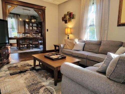 South Beloit House | Beautiful Craftsman Style Home w/Fenced Yard