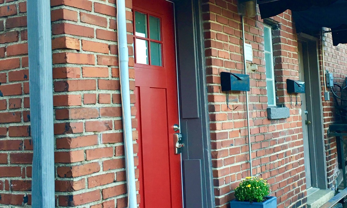 Bardstown Apartment | Beautiful Decorated Apartment located in the heart of Downtown Bardstown, KY