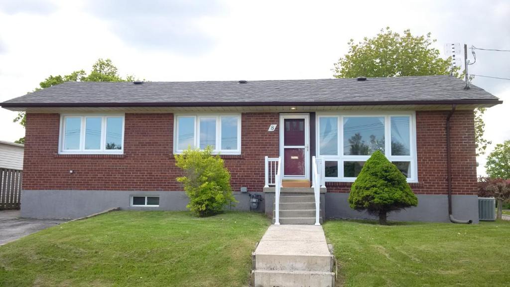 Wexford House | Beautiful Detached Clean and Spacious 6 Bedroom House - Toronto