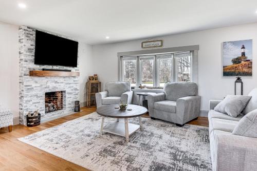 South Eliot House | Beautiful Eliot Retreat with Fire Pit and Game Room!