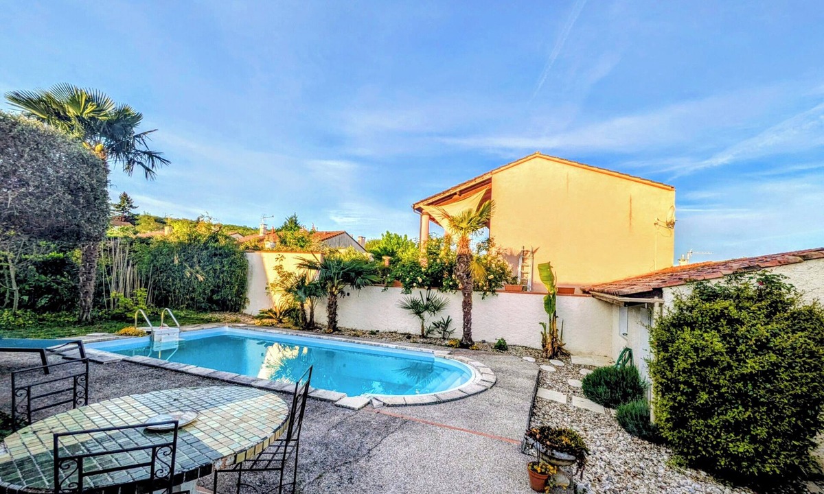 Le Sequestre Villa | Beautiful escape, house, pool and intimate garden.