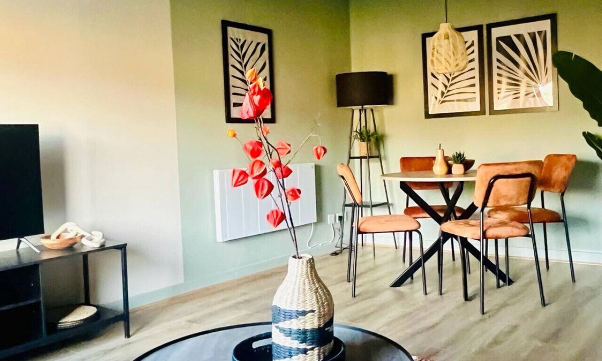 Paisley Apartment | Beautiful Family Home