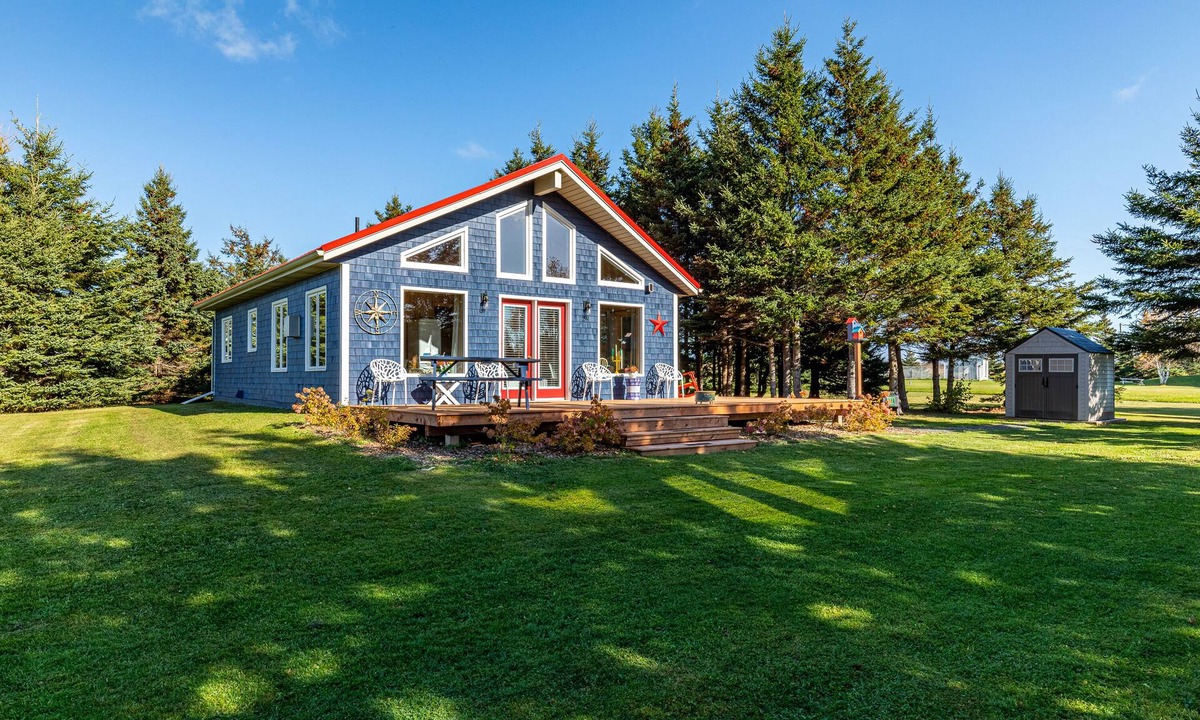 Saint Peters Bay Cottage | Beautiful Getaway Plus More!