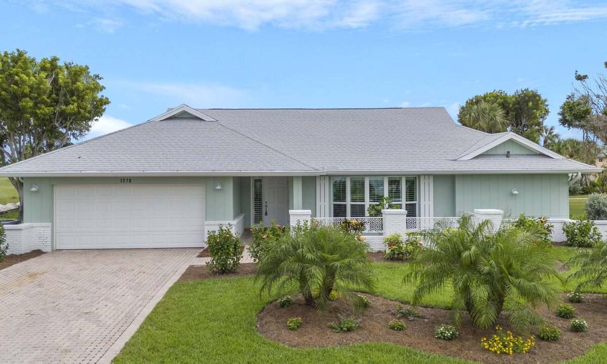 Beachview Country Club Estates House | Beautiful golf course view single family home