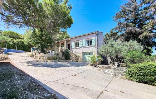 Aramon House | Beautiful Home In Aramon