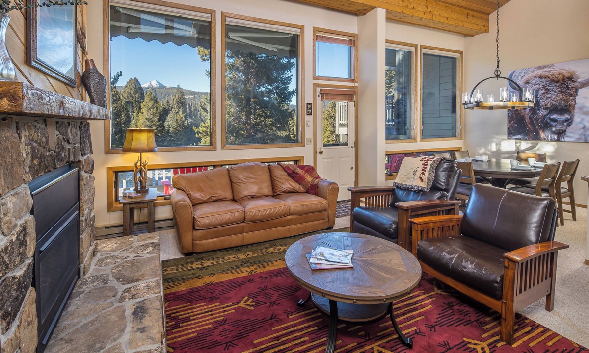 Big Sky House | Beautiful home w/fireplace, amazing views & community hot tub - Hidden Village Cozy Getaway