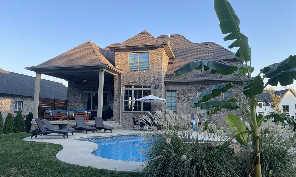 Buechel House | Beautiful home with pool & home gym! Just 15 min to ISCO Championship!