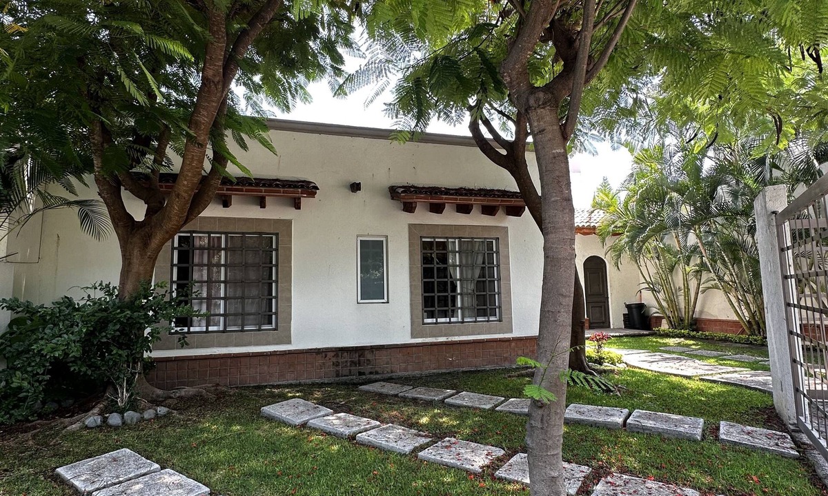 Morelos House | Beautiful House with the best weather of Cuernavaca in a private Neighborhoodd