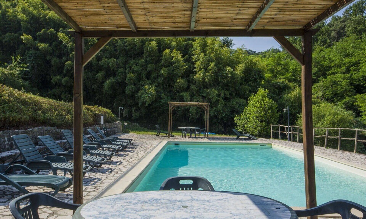 Serravalle Pistoiese Villa | Beautiful private villa for 16 people with private pool, WIFI and TV