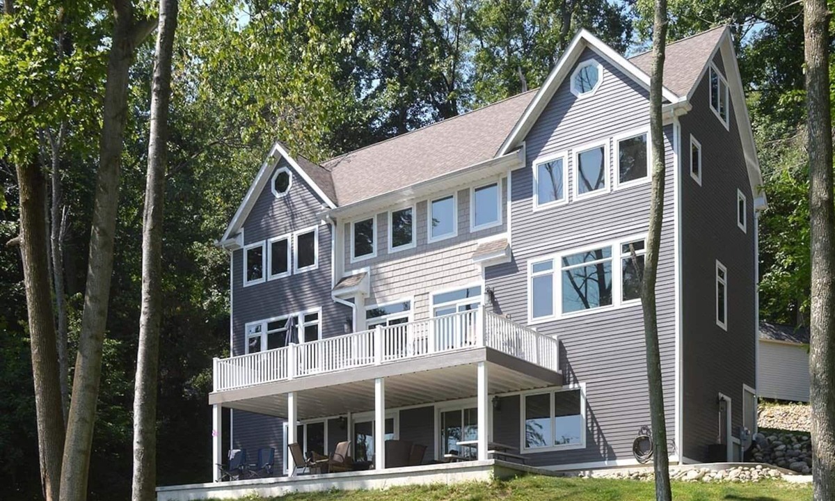 Dowling House | Beautiful Lakefront Home! Exceptional Reviews!