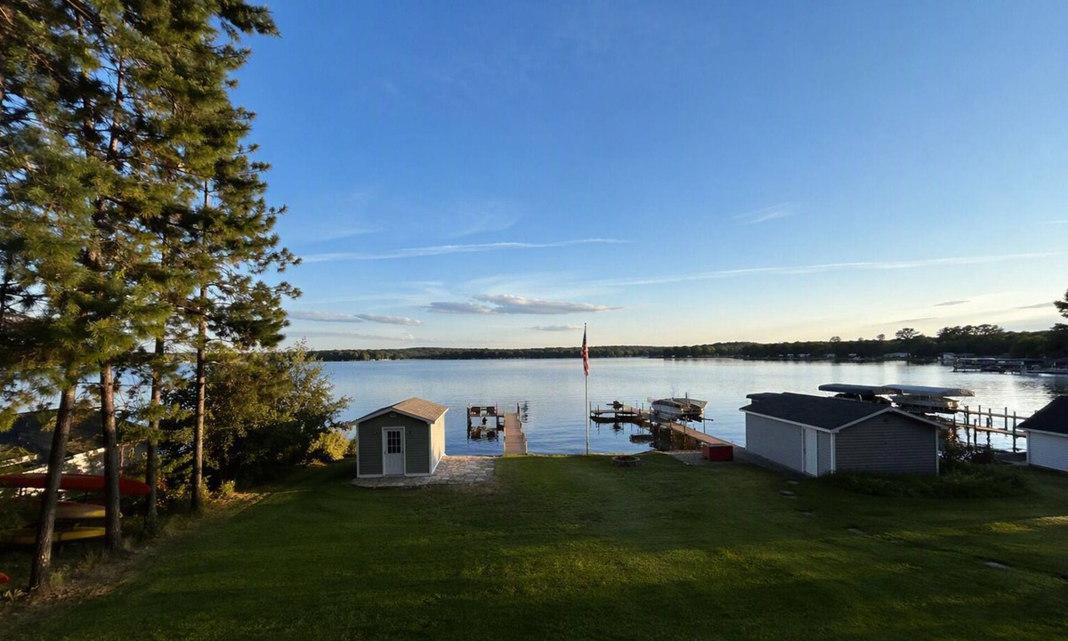Ripon House | Beautiful Lakefront home on Big Green Lake