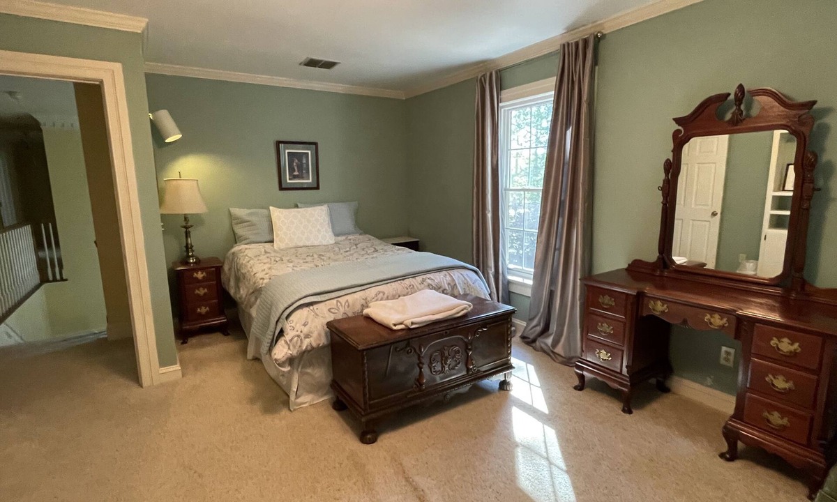Lexington House | Beautiful Large Colonial Home in Lexington near USC, Columbia and Lake Murray.