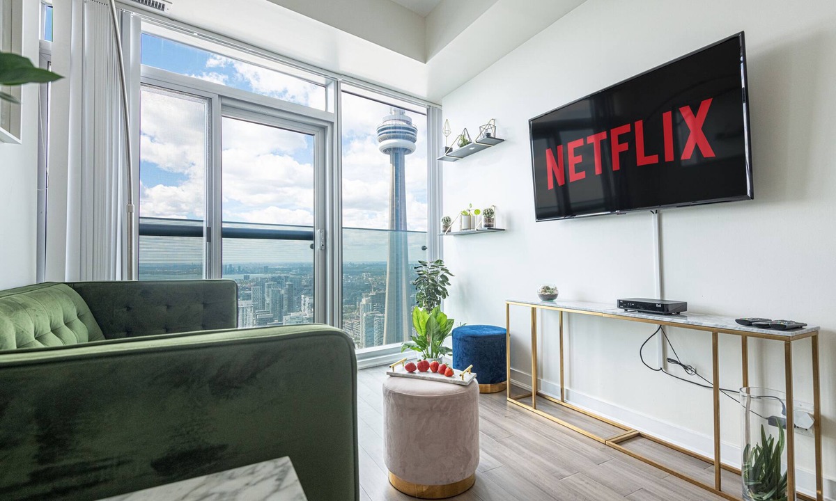 Toronto Entertainment District Hotel | Beautiful Luxurious Modern With Breathtaking Views