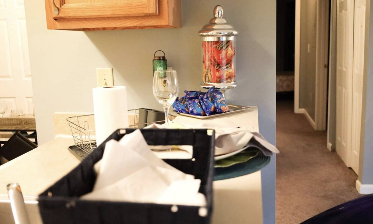 Babe Denny Condo | Beautiful Luxury Condo/5 Mins Dtwn