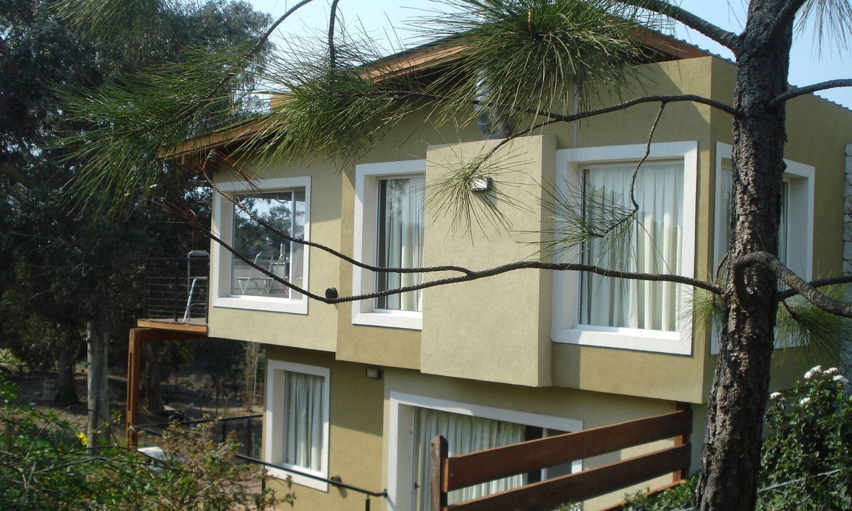 Ostende House | Beautiful Modern Beach House 5 short blocks from Ocean, Mar de Ostende, Pinamar