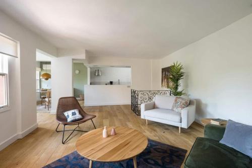 Rumeli Hisari House | Beautiful Modern Bright 2BD Patio Duplex #179